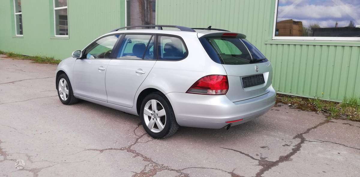 Volkswagen Golf - 2