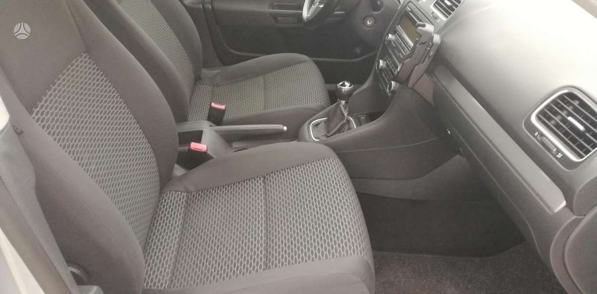 Volkswagen Golf - 10