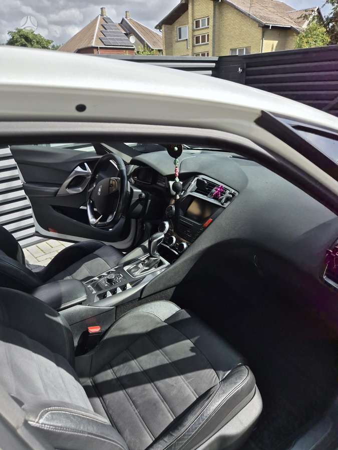Citroen DS5, 2.0 l., hatchback