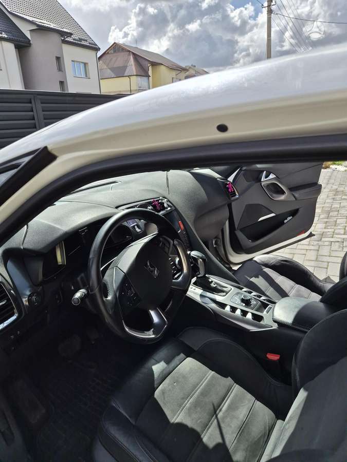 Citroen DS5, 2.0 l., Хэтчбек