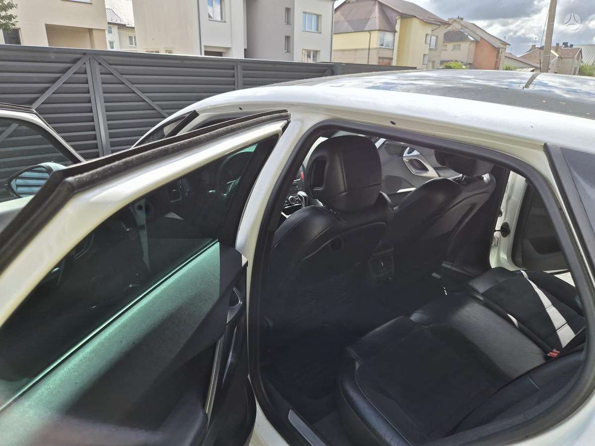 Citroen DS5, 2.0 l., hatchback