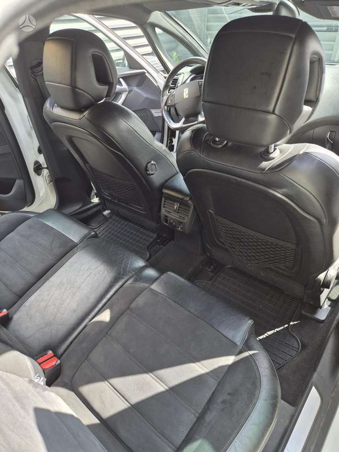 Citroen DS5, 2.0 l., hatchback