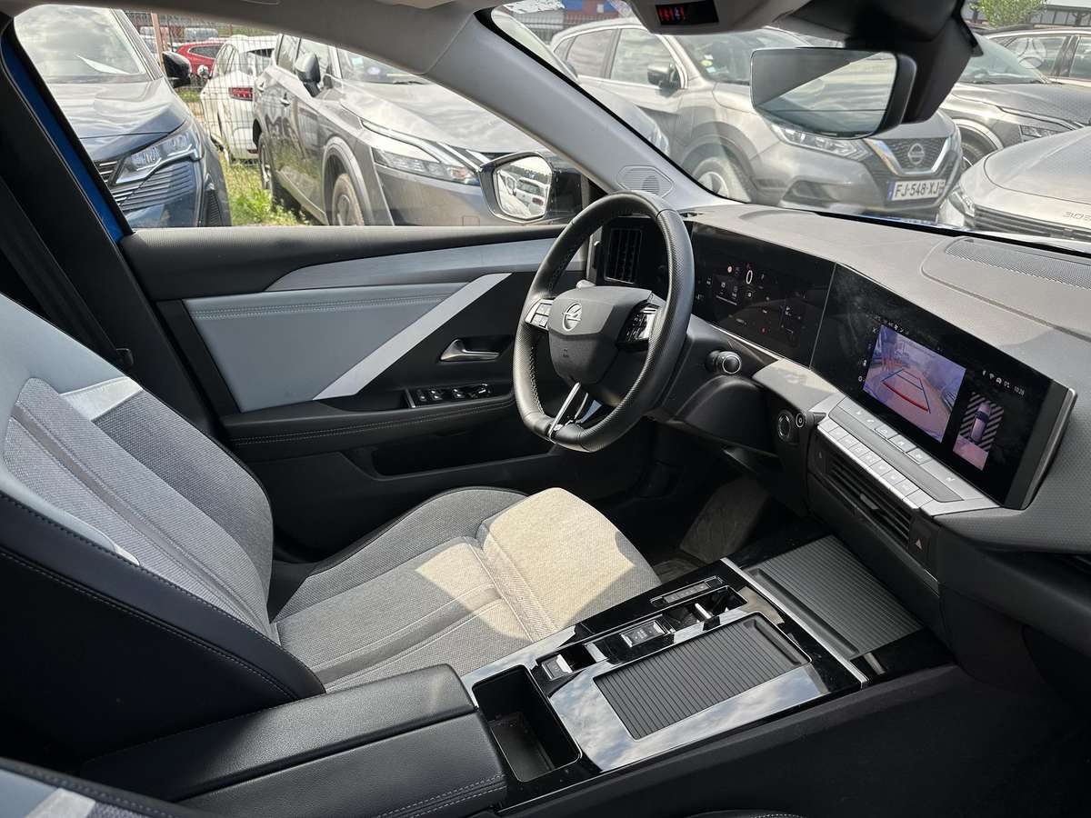 Opel Astra, 1.2 l., Хэтчбек