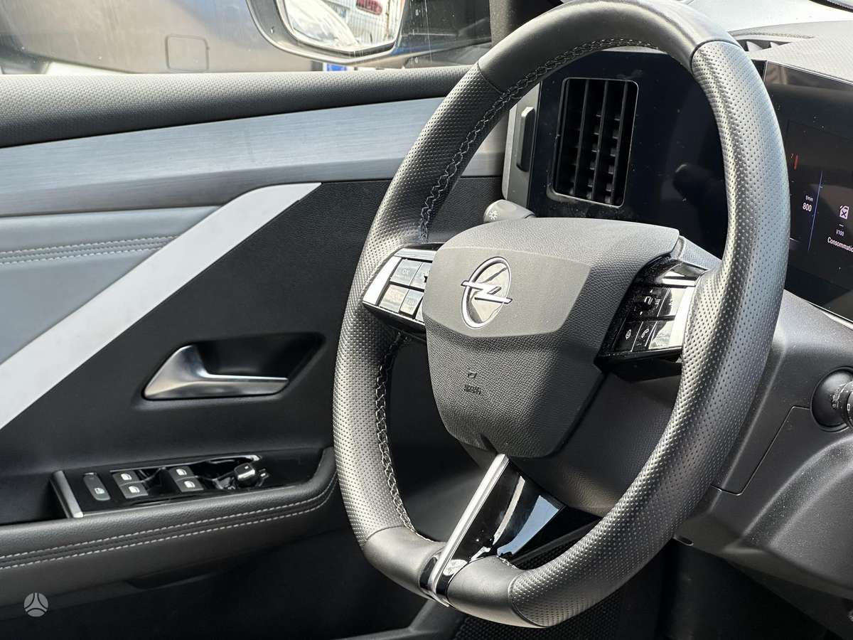 Opel Astra, 1.2 l., Хэтчбек