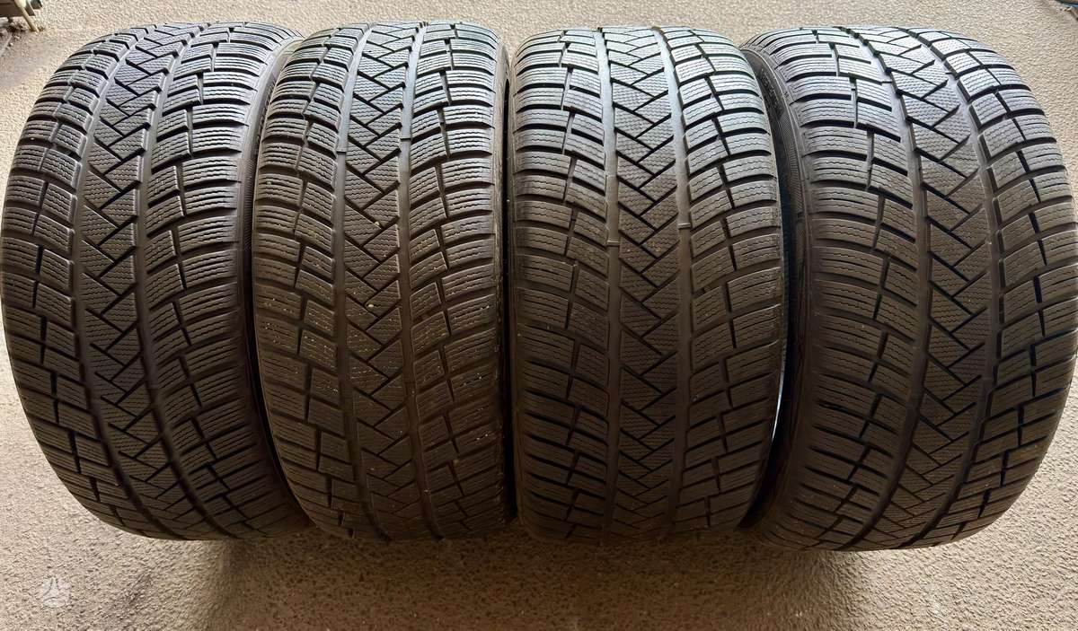 Vredestein WinTrac Pro, winter 245/40 R20