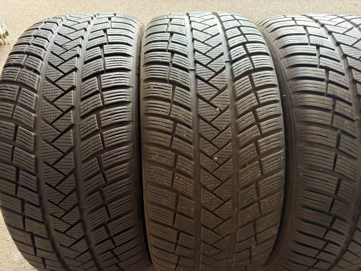 Vredestein WinTrac Pro, зимние 245/40 R20