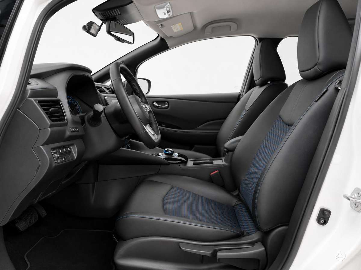 Nissan Leaf, 40 kWh, hatchback