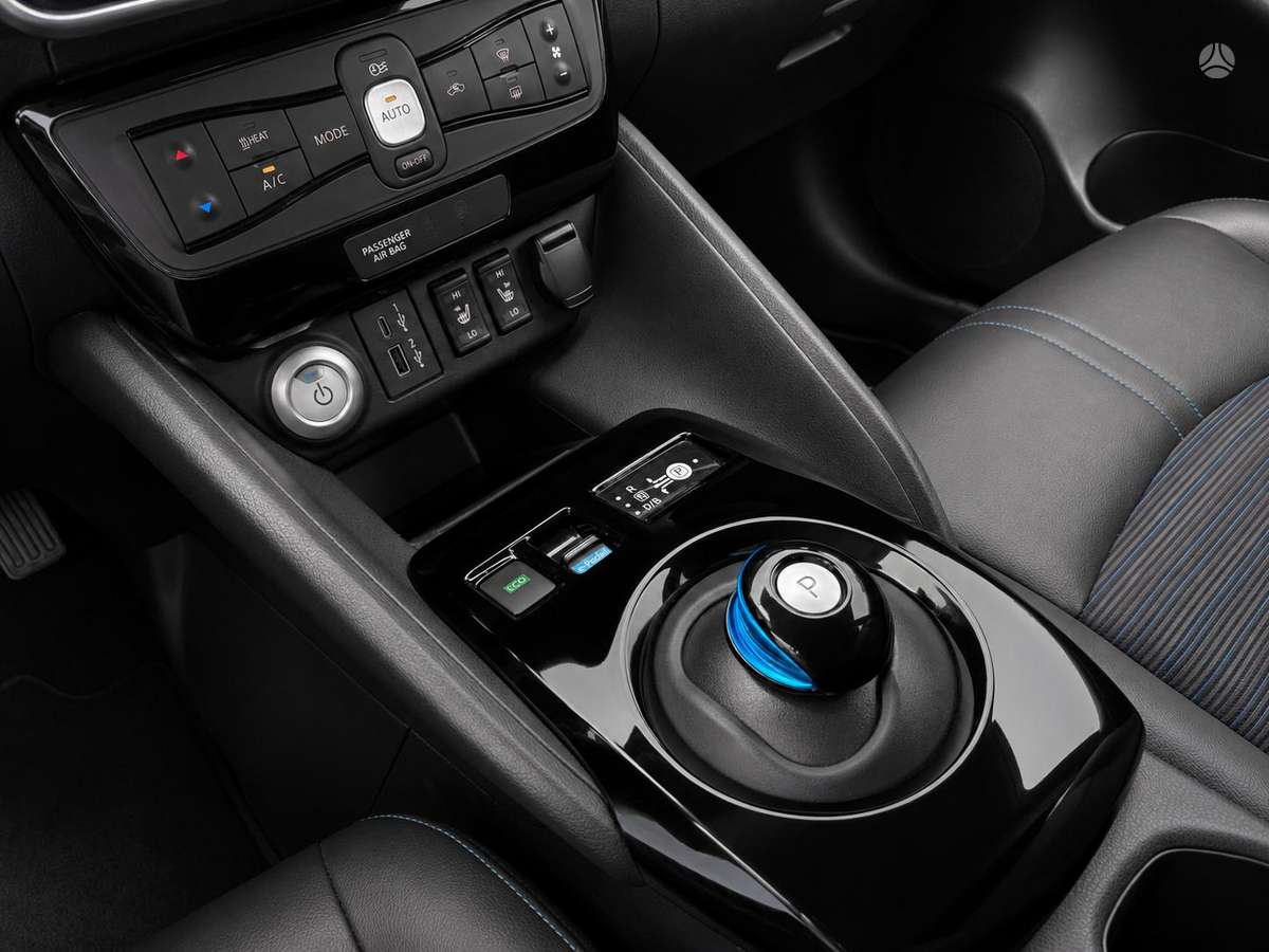 Nissan Leaf, 40 кВт·ч, Хэтчбек