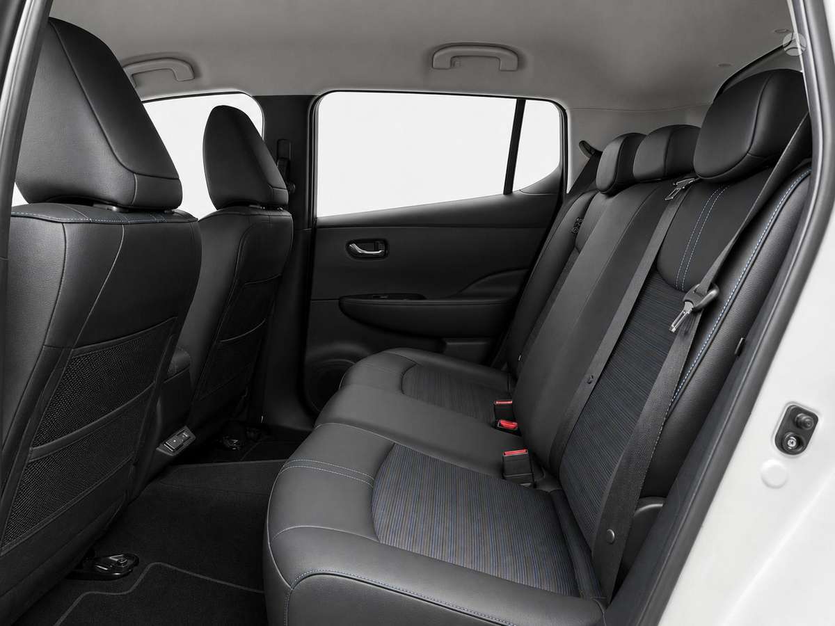 Nissan Leaf, 40 kWh, hatchback