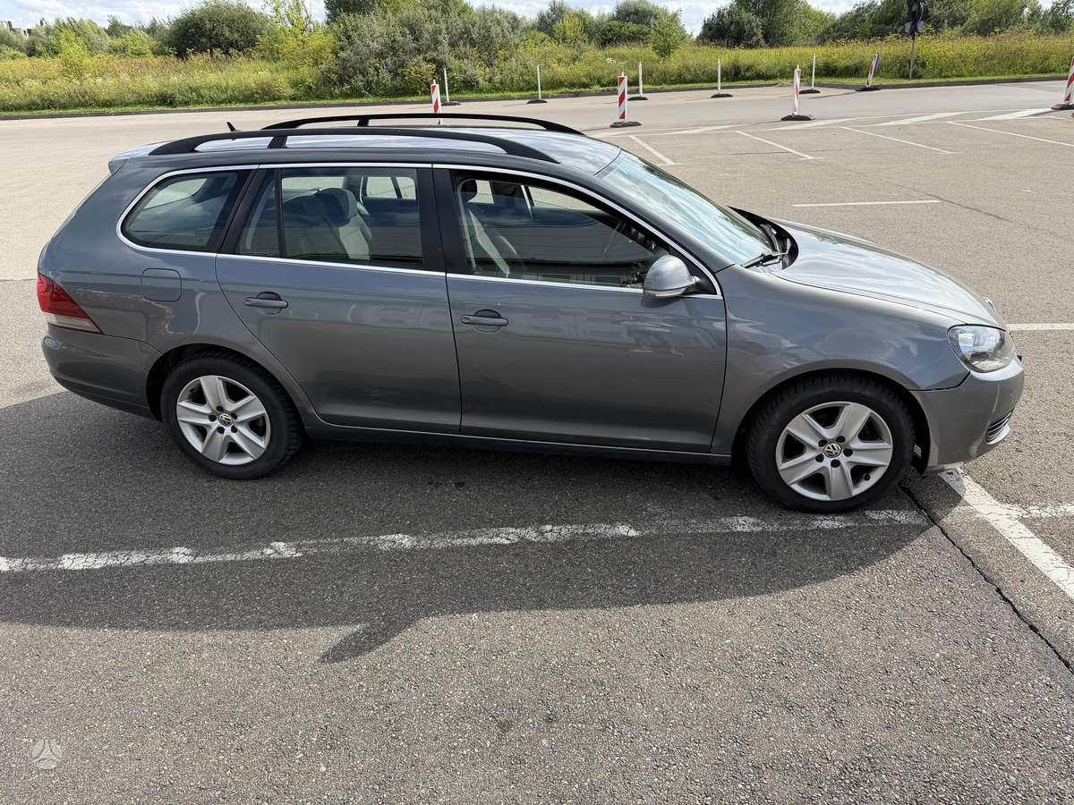 Volkswagen Golf - 5