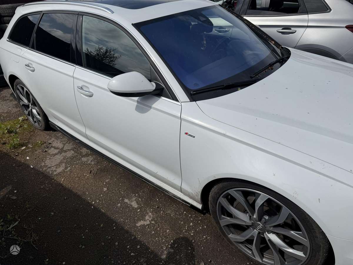 Audi A6 Salono nera