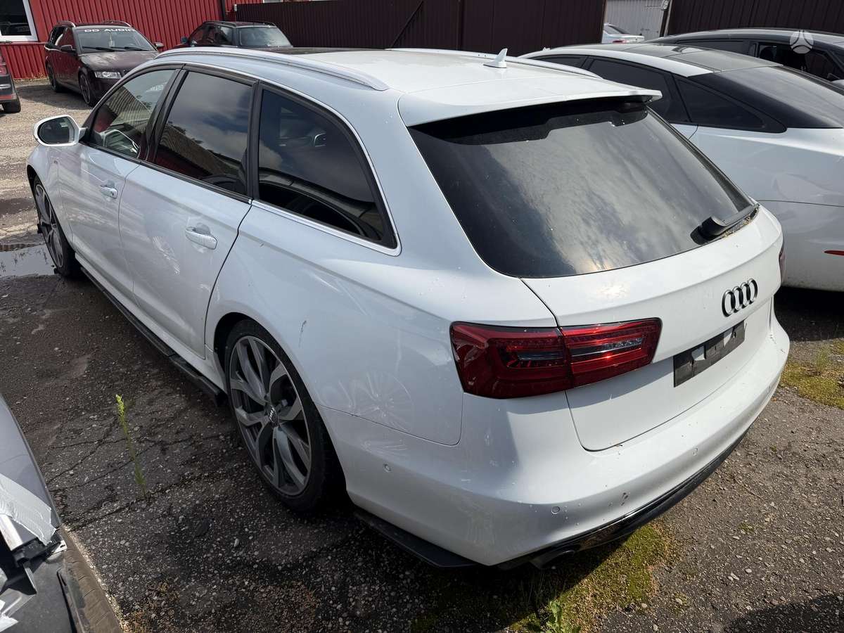 Audi A6 Salono nera