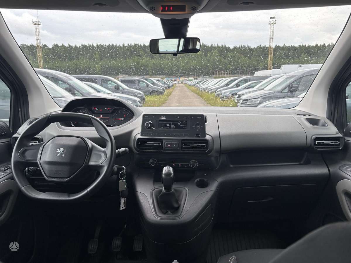 Peugeot Rifter - 8