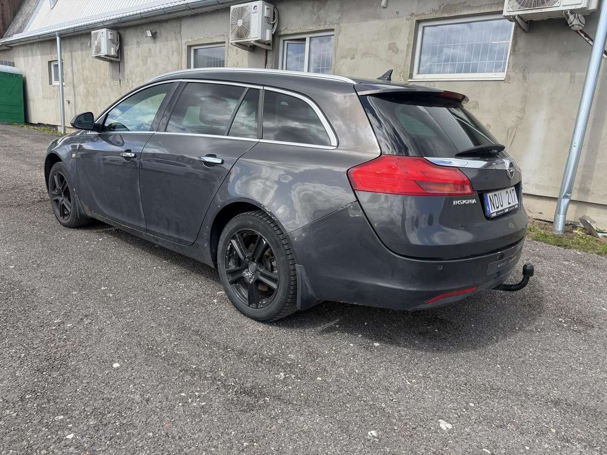 Opel Insignia, 2.0 l., Универсал
