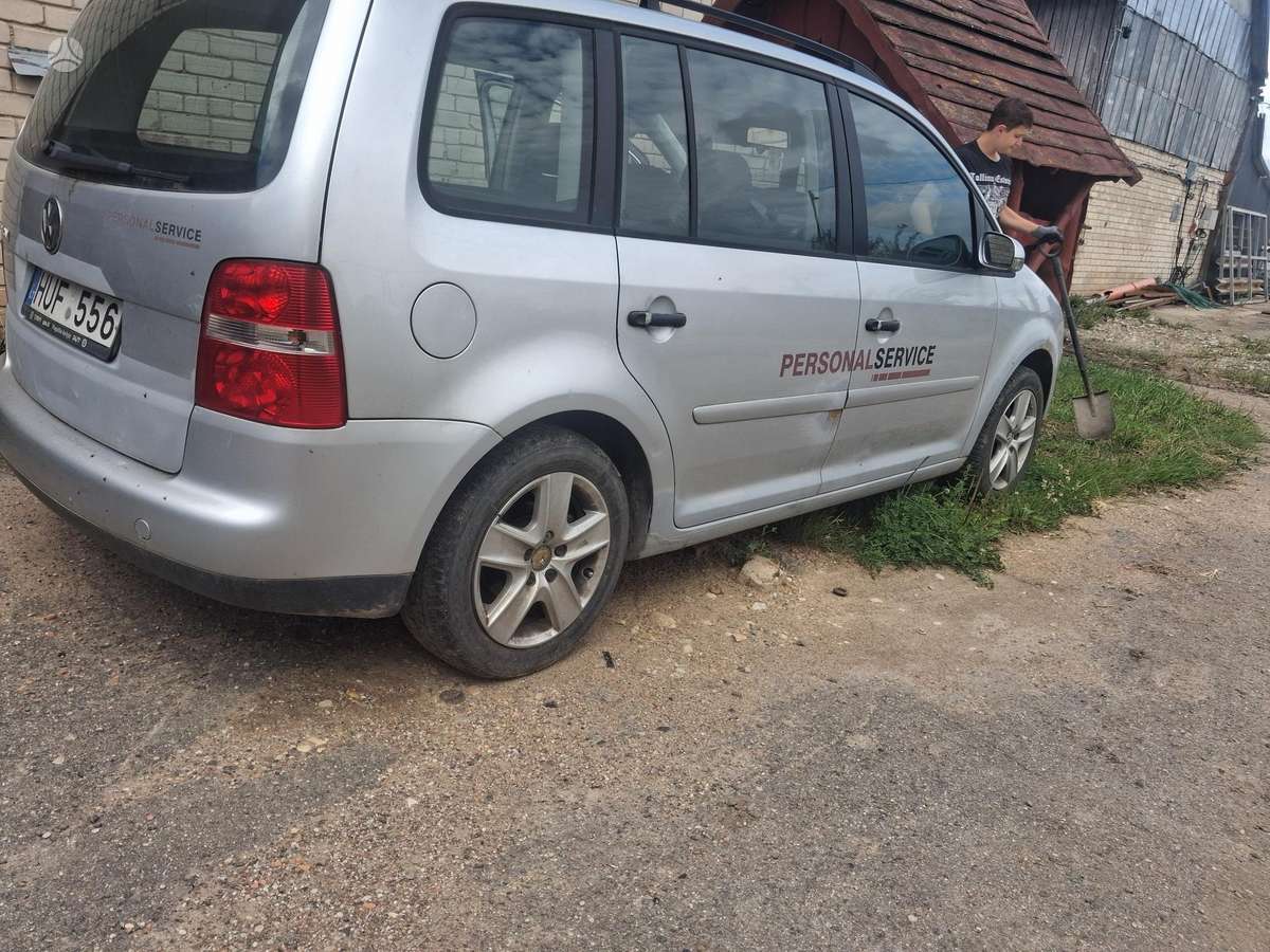Volkswagen Touran - 2