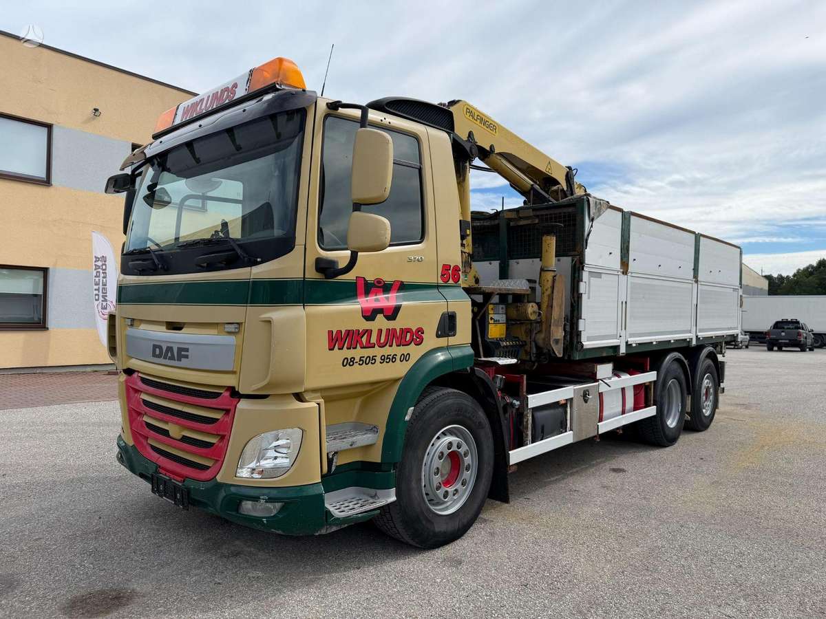 DAF CF370, самосвалы с краном