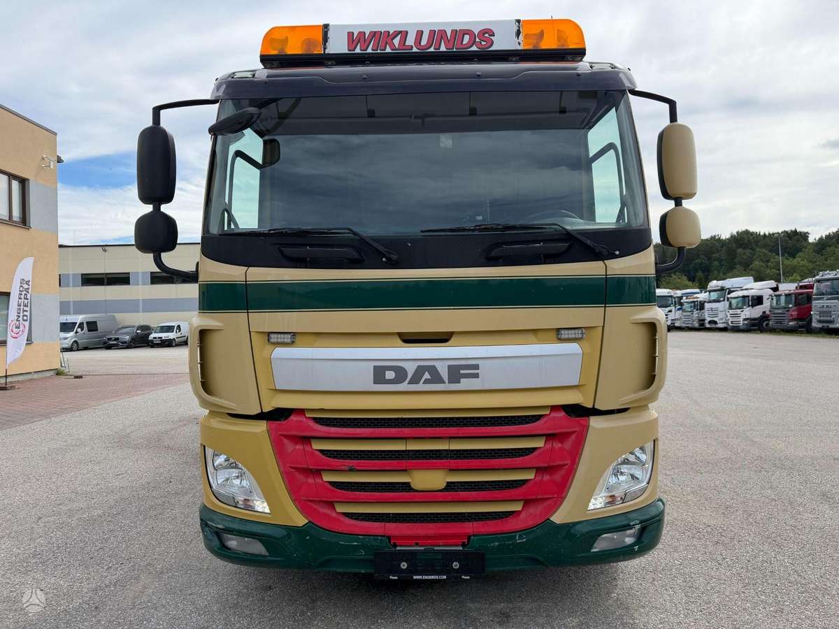 DAF CF370, самосвалы с краном