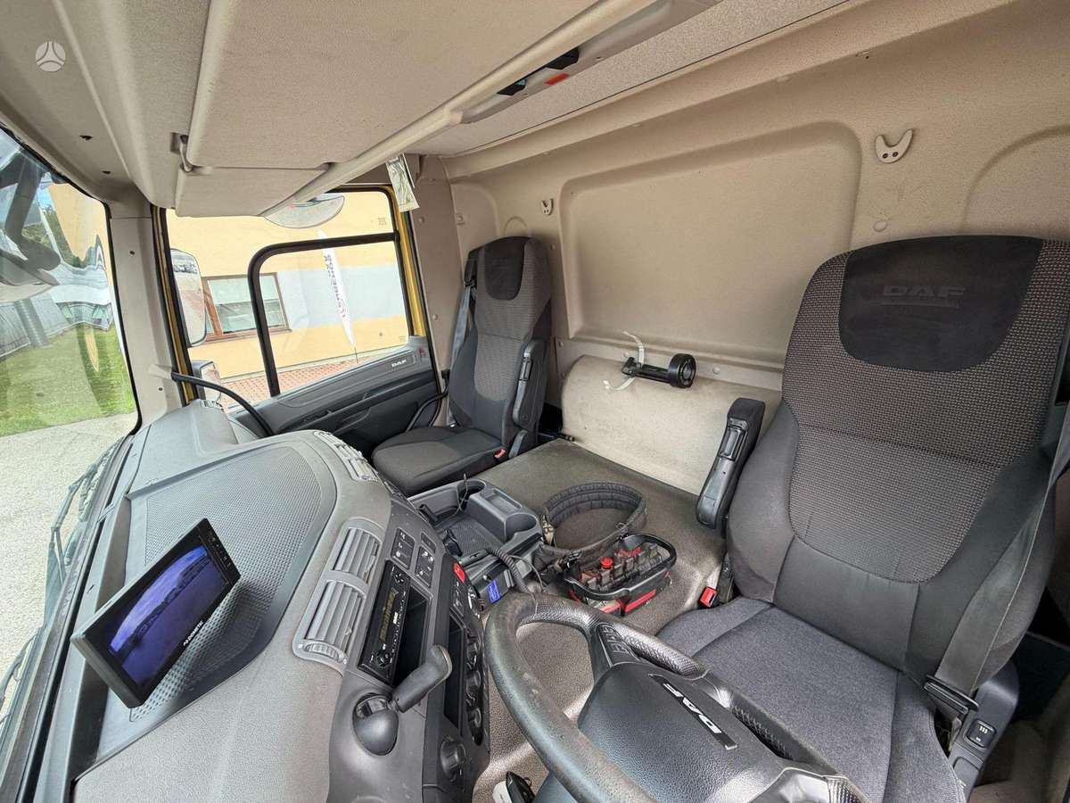 DAF CF370, самосвалы с краном
