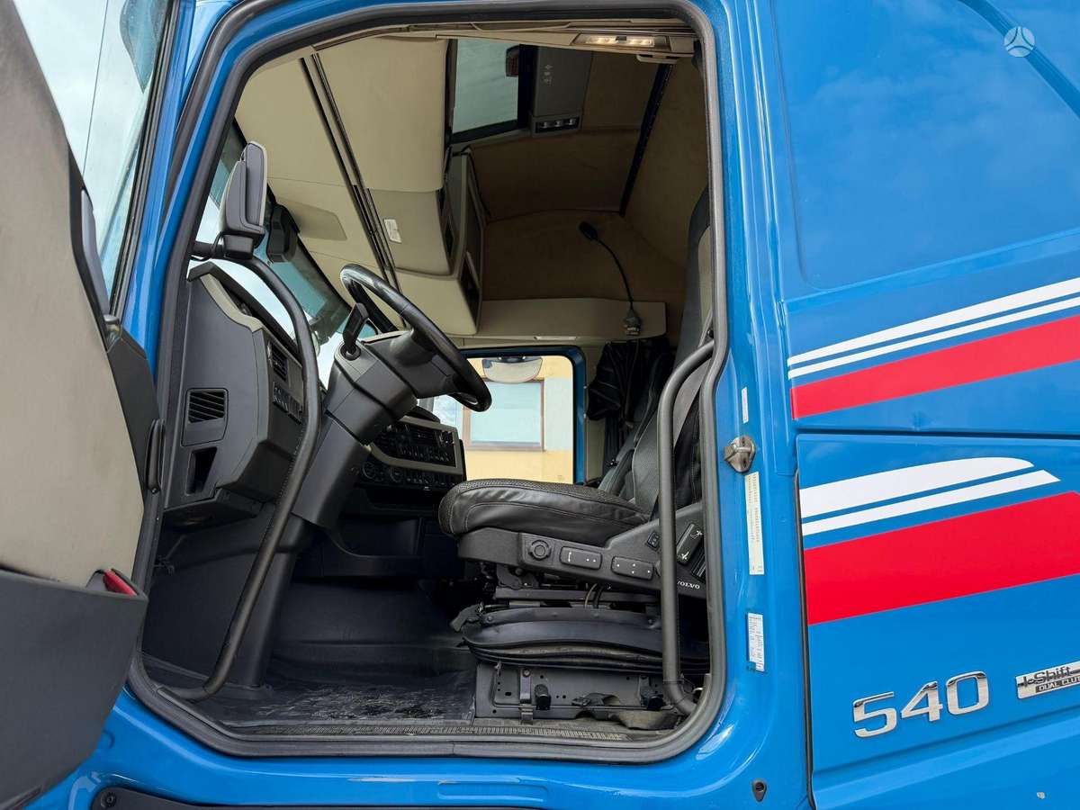 Volvo FH540, cab-chassis trucks
