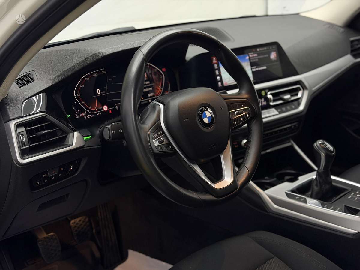 BMW 320, 2.0 l., Седан