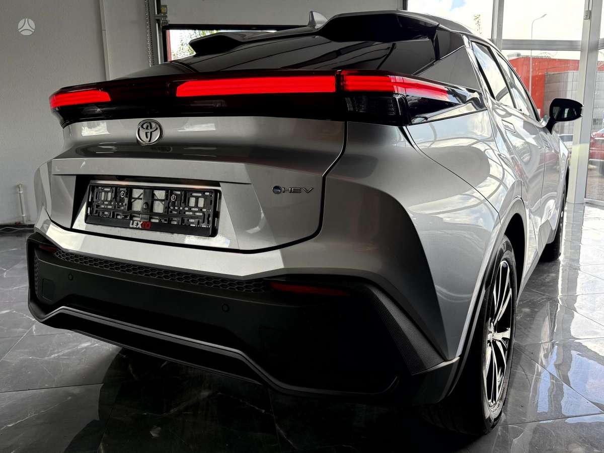 Toyota C-HR - 8