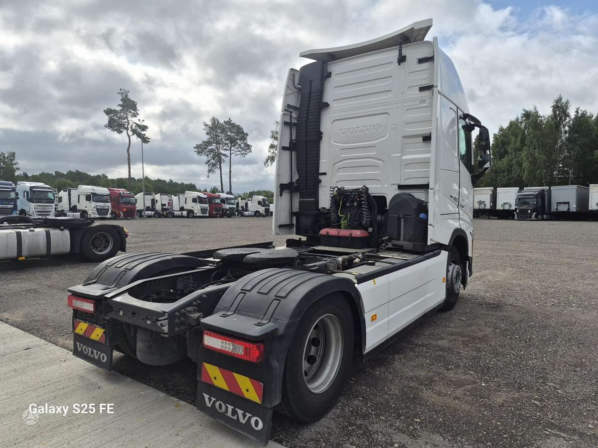 Volvo FH460 XL, double sleeper