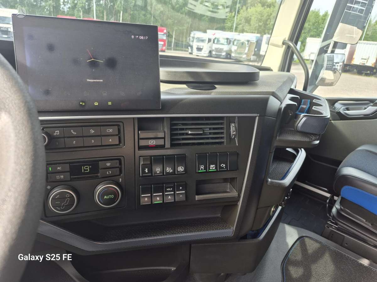 Volvo FH460 XL, double sleeper