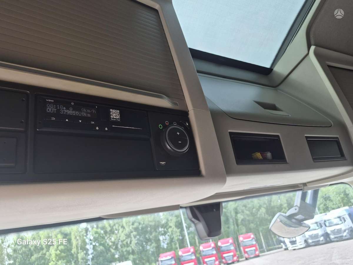 Volvo FH460 XL, double sleeper