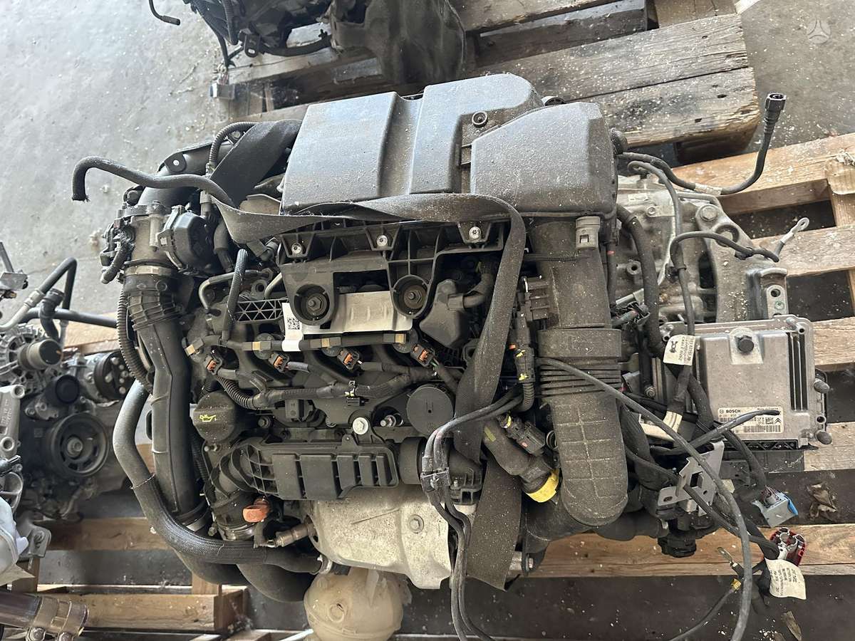 Peugeot 3008 injection system, cylinder head, engine