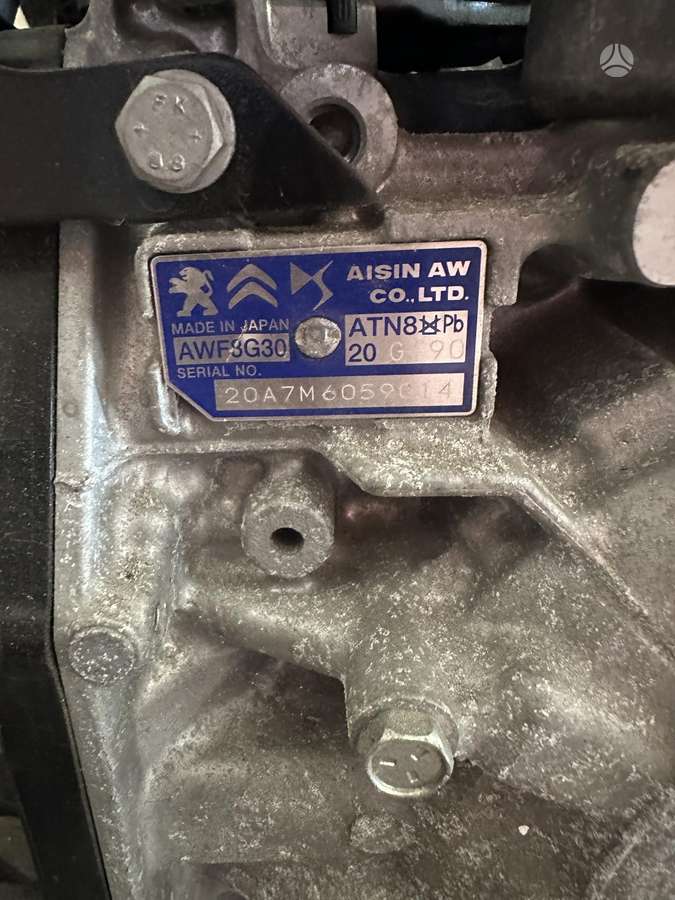 Peugeot 3008 injection system, cylinder head, engine