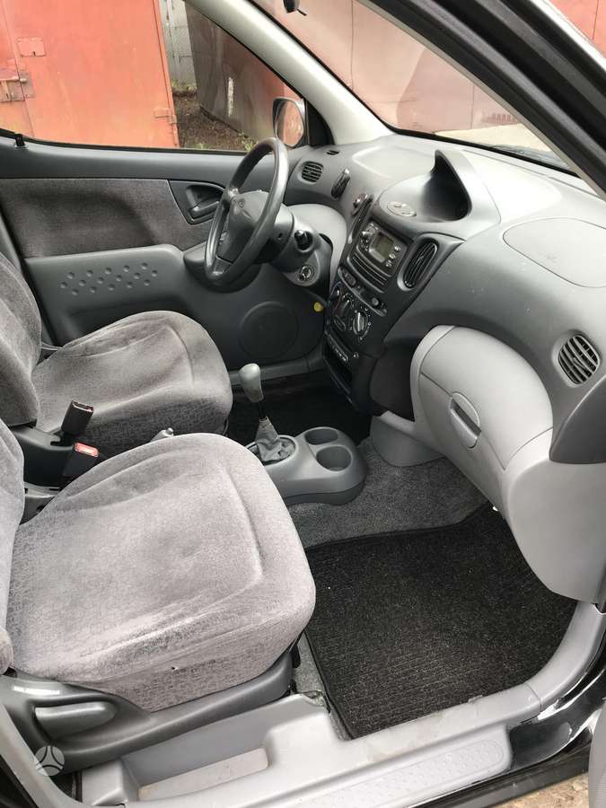 Toyota Yaris Verso - 6