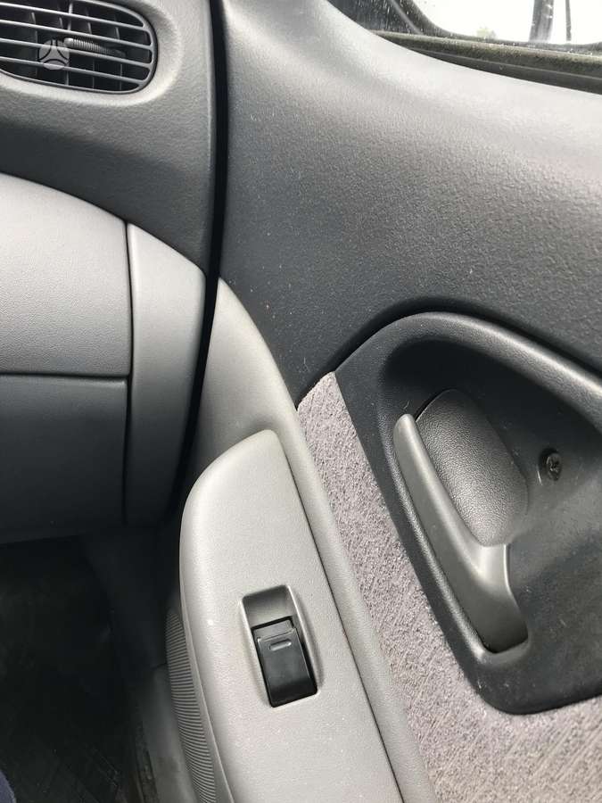 Toyota Yaris Verso - 7