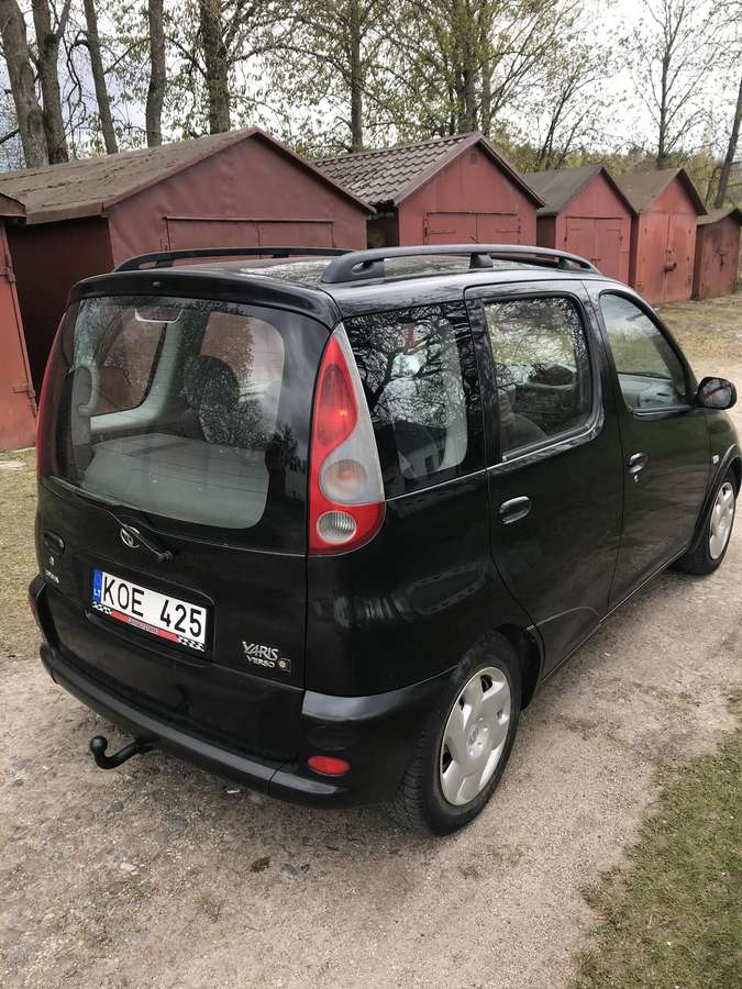 Toyota Yaris Verso - 11