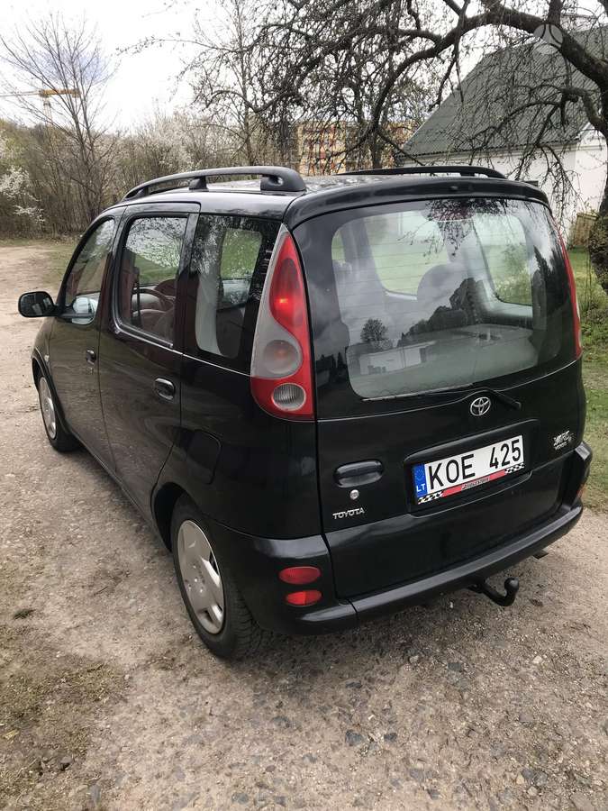 Toyota Yaris Verso - 9