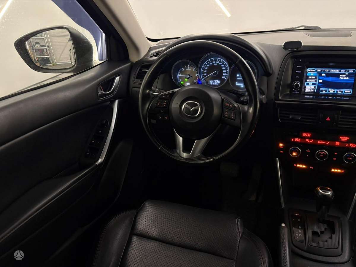 Mazda CX-5, 2.2 l., off-road / crossover