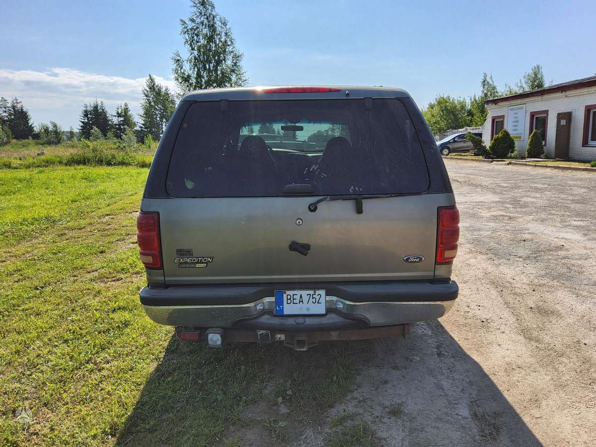 Ford Expedition dalimis