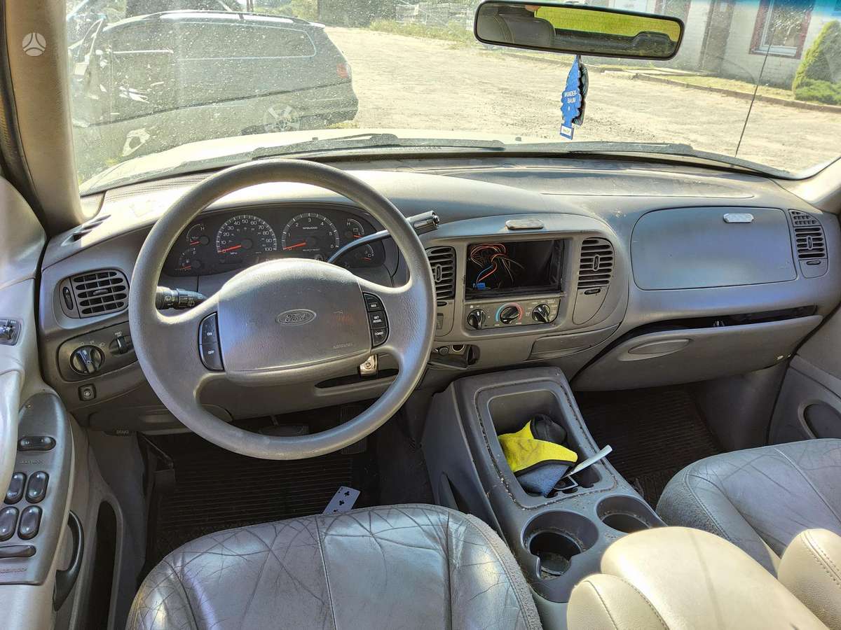 Ford Expedition dalimis