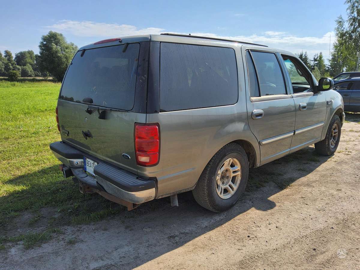 Ford Expedition dalimis