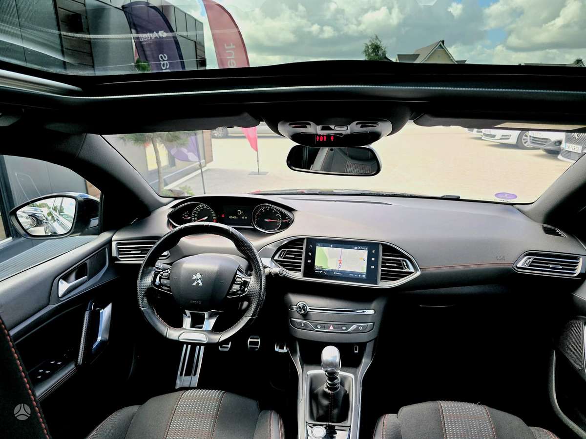 Peugeot 308, 1.2 l., hatchback