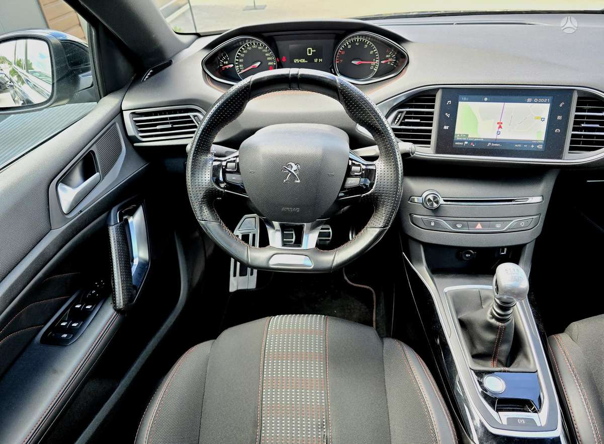 Peugeot 308, 1.2 l., hatchback
