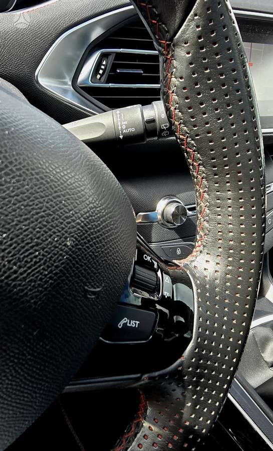 Peugeot 308, 1.2 l., hatchback