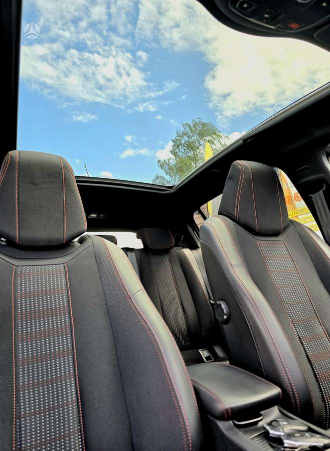 Peugeot 308, 1.2 l., hatchback