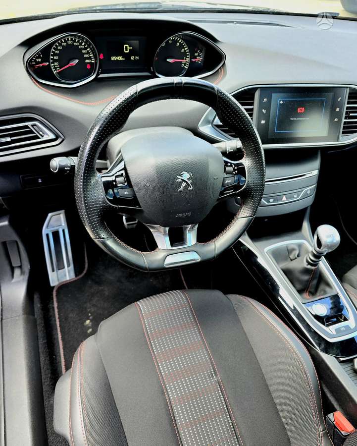 Peugeot 308, 1.2 l., hatchback