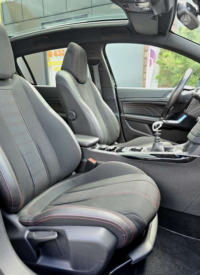 Peugeot 308, 1.2 l., hatchback