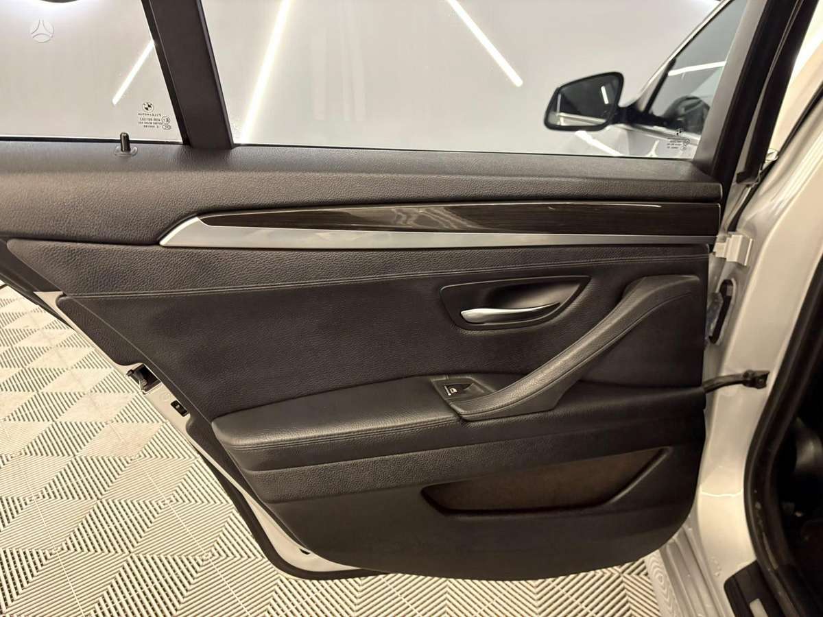 BMW 520, 2.0 l., Седан
