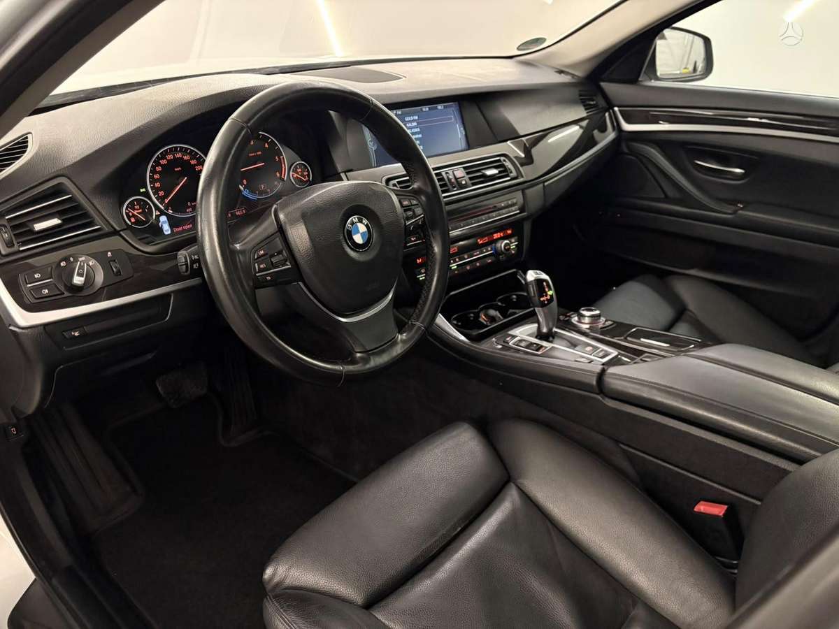 BMW 520, 2.0 l., Седан
