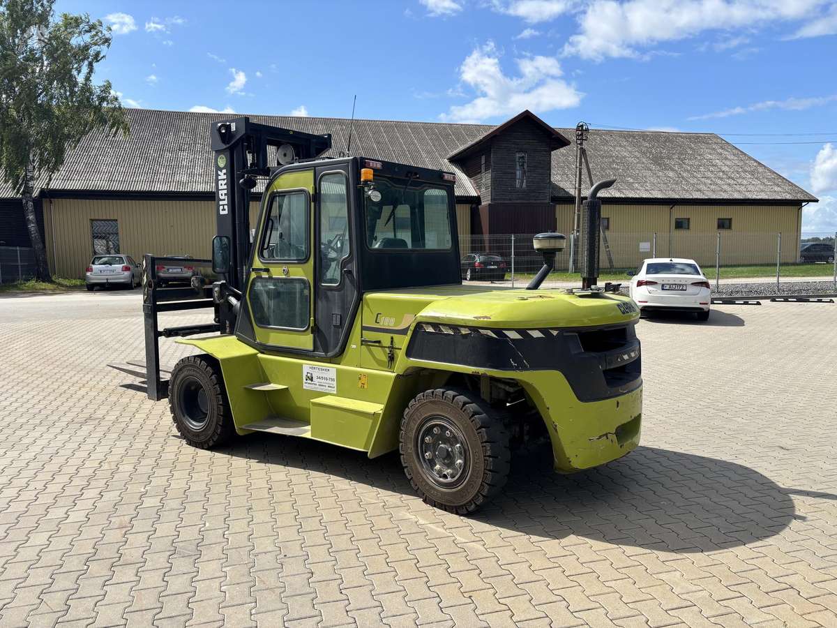 Clark C100, forklifts