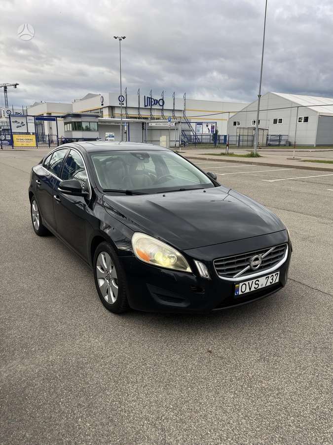 Volvo S60 - 1