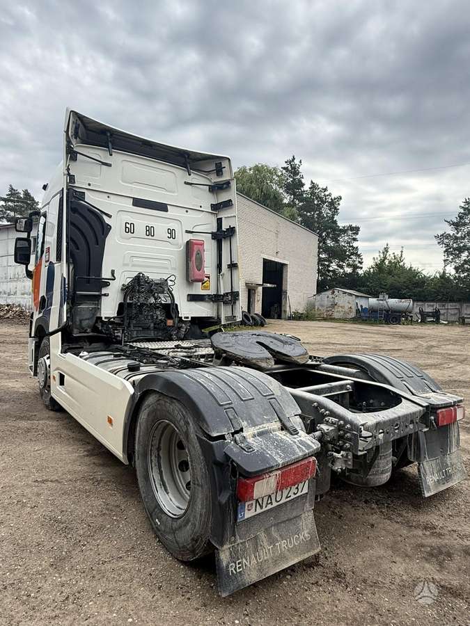 Renault T, double sleeper