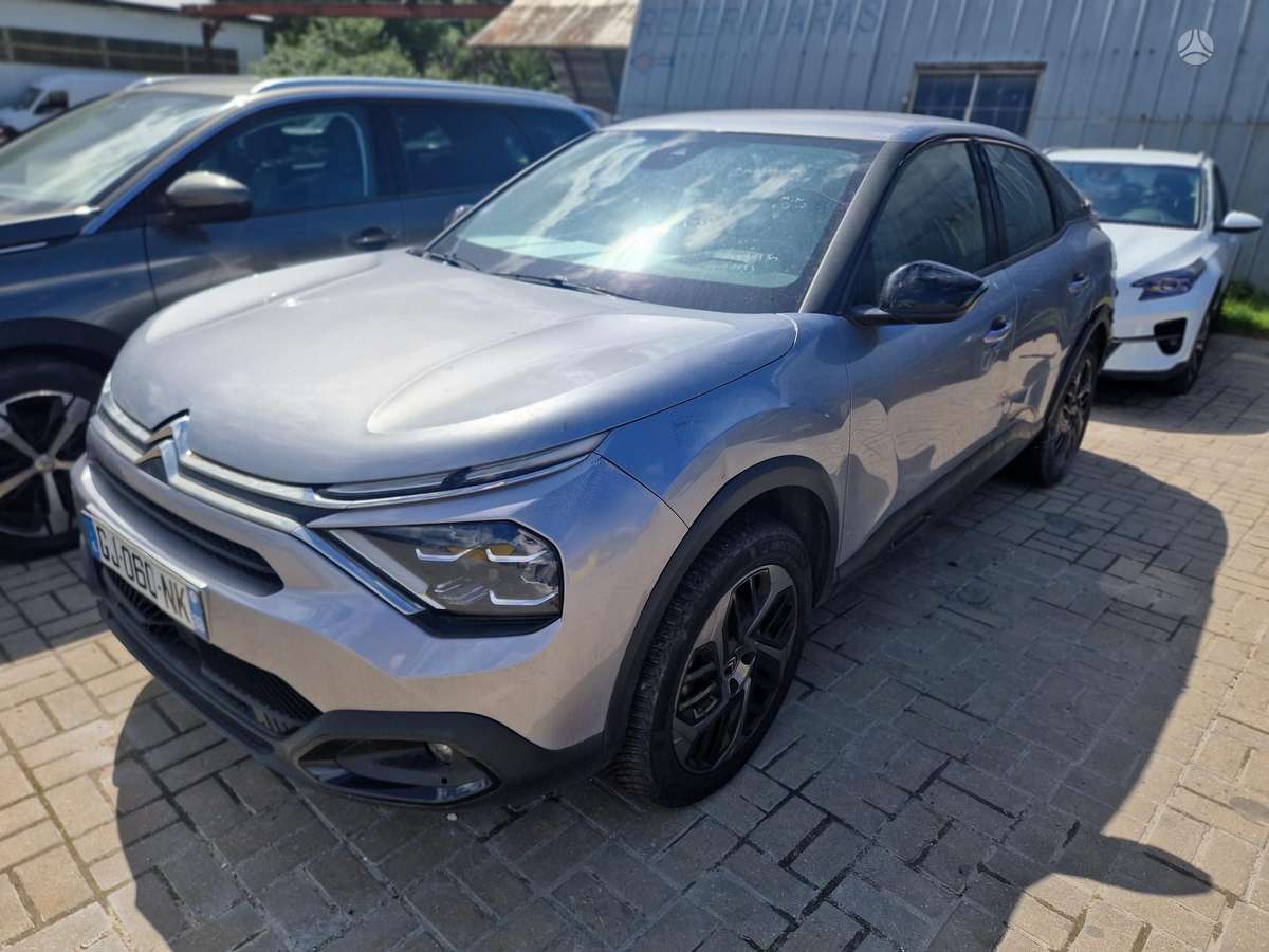 Citroen C4, 1.2 l., Хэтчбек